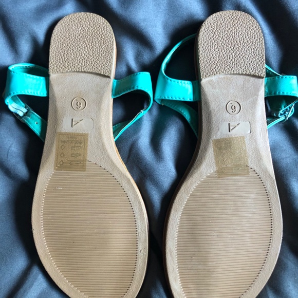 Turquoise sandal - Picture 2 of 2